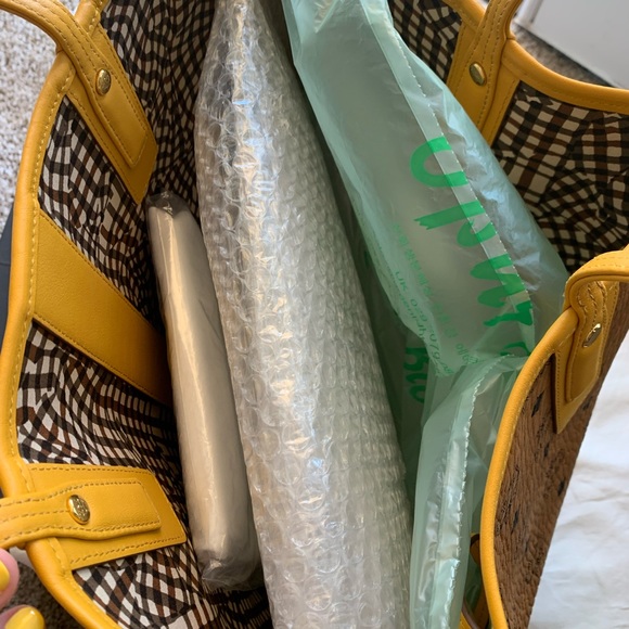 NEW MCM Liz Shopper Medium Tote 🌼. I p - Picture 8 of 10